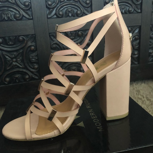 Strappy block heel - Picture 2 of 4